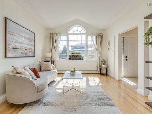 86 Stone Gate Drive, Halifax, NS - Indoor Photo Showing Living Room