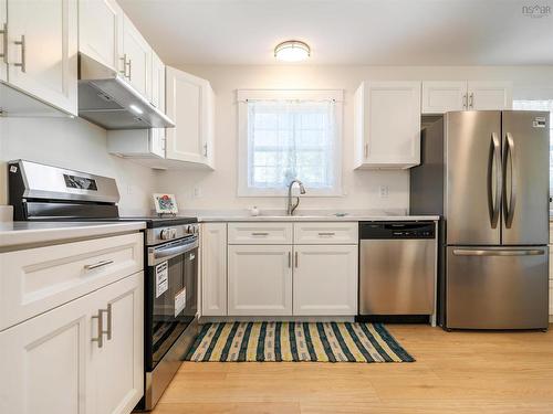 129 Jeffery Lambert, Hilden, NS - Indoor Photo Showing Kitchen