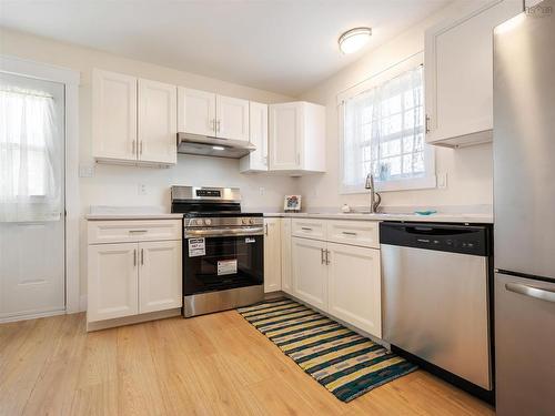 129 Jeffery Lambert, Hilden, NS - Indoor Photo Showing Kitchen