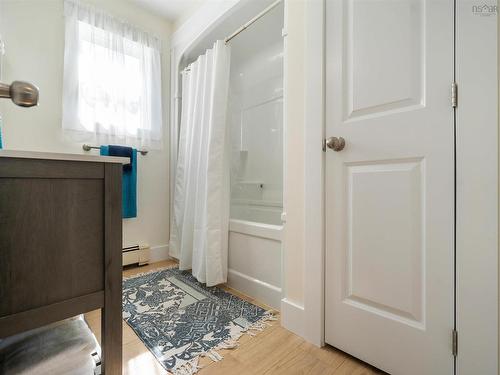 129 Jeffery Lambert, Hilden, NS - Indoor Photo Showing Bathroom