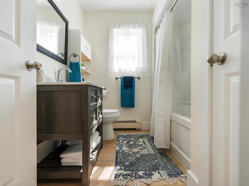 129 Jeffery Lambert, Hilden, NS - Indoor Photo Showing Bathroom