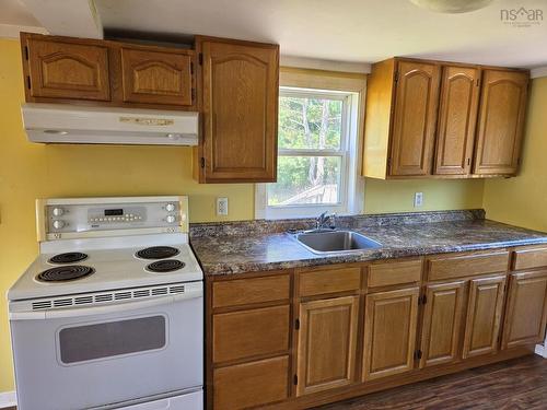 237 Fraser Rd, Harmony, NS - Indoor Photo Showing Kitchen