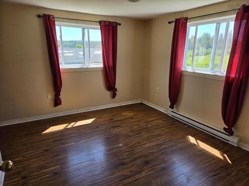237 Fraser Rd, Harmony, NS - Indoor Photo Showing Other Room