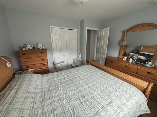 121 Pipers Lane, Inverside, NS - Indoor Photo Showing Bedroom