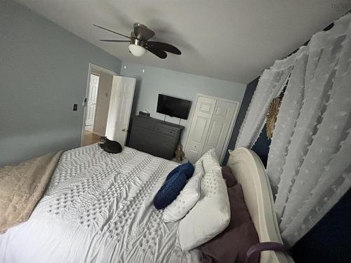 121 Pipers Lane, Inverside, NS - Indoor Photo Showing Bedroom
