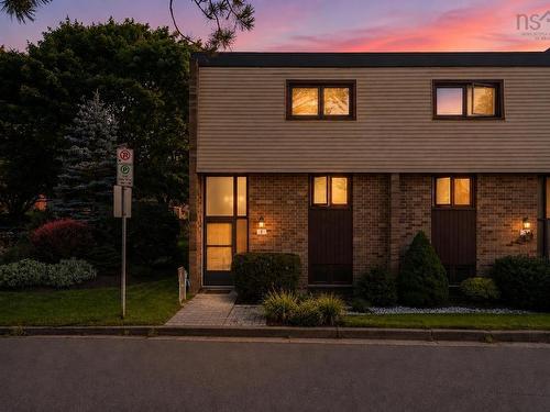 1 Forestside Crescent, Halifax, NS - Outdoor