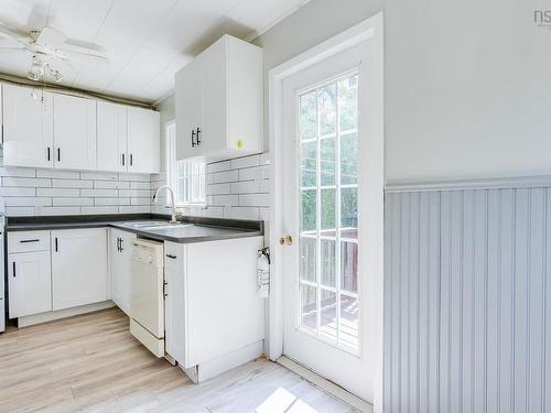 2 Minas Street, Kentville, NS - Indoor Photo Showing Kitchen