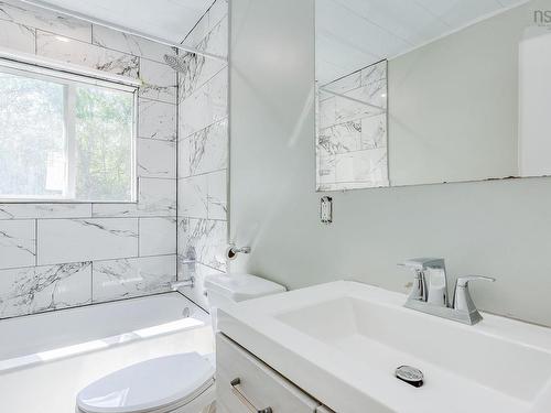 2 Minas Street, Kentville, NS - Indoor Photo Showing Bathroom