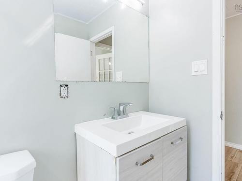 2 Minas Street, Kentville, NS - Indoor Photo Showing Bathroom