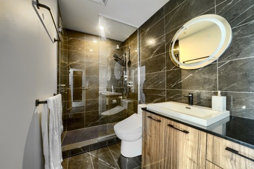 Salle de bains attenante à la CCP - 517-1575 Rue Gareau, Montréal (Ville-Marie), QC - Indoor Photo Showing Bathroom