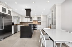 5602 Crois. Chamberland  Côte-Saint-Luc, QC H4W 1W6