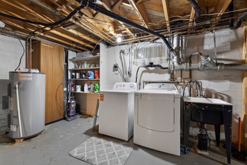 Salle de lavage - 95 Rue Maple, Hudson, QC - Indoor Photo Showing Laundry Room