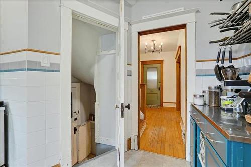 88 Martin Ave, Winnipeg, MB - Indoor Photo Showing Other Room