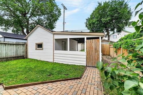 88 Martin Ave, Winnipeg, MB - Outdoor