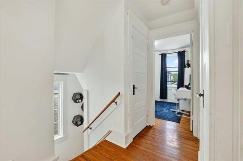 88 Martin Ave, Winnipeg, MB - Indoor Photo Showing Other Room