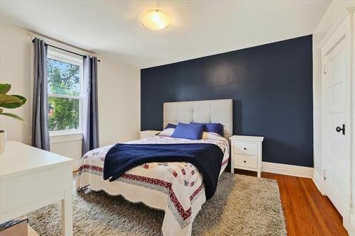 88 Martin Ave, Winnipeg, MB - Indoor Photo Showing Bedroom