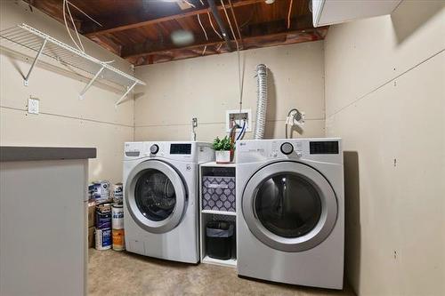 88 Martin Ave, Winnipeg, MB - Indoor Photo Showing Laundry Room