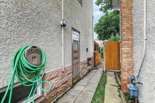 88 Martin Ave, Winnipeg, MB - Outdoor