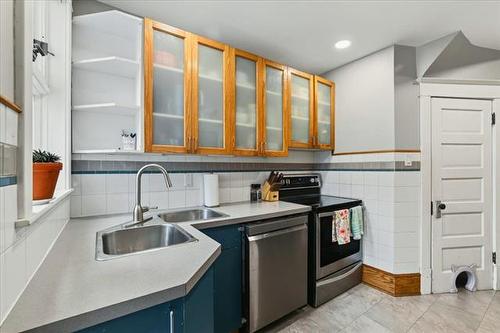 88 Martin Ave, Winnipeg, MB - Indoor Photo Showing Kitchen With Double Sink