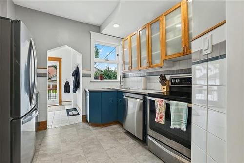88 Martin Ave, Winnipeg, MB - Indoor Photo Showing Kitchen