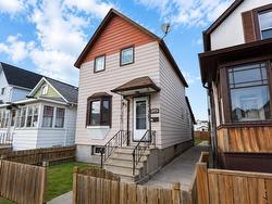 129 HERON Street Thunder Bay, ON P7C 2M2