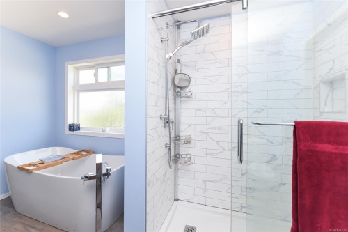 1272 Crown Pl, Comox, BC 