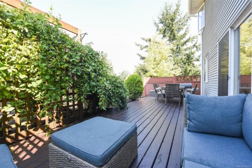 1272 Crown Pl, Comox, BC 
