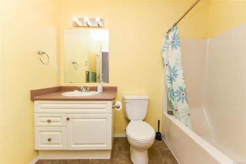 1272 Crown Pl, Comox, BC 