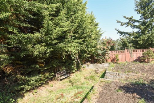 1272 Crown Pl, Comox, BC 