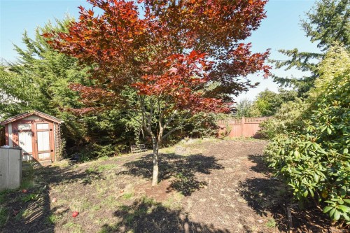 1272 Crown Pl, Comox, BC 