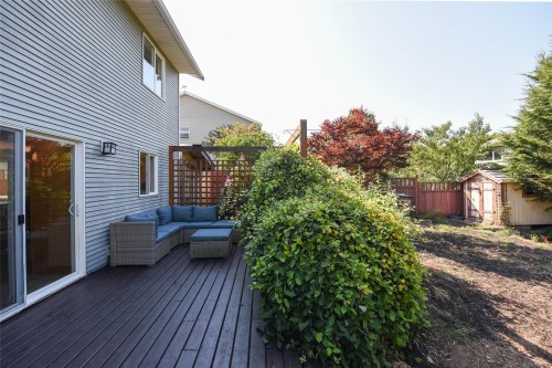 1272 Crown Pl, Comox, BC 