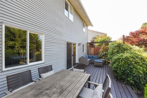 1272 Crown Pl, Comox, BC 