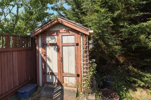 1272 Crown Pl, Comox, BC 