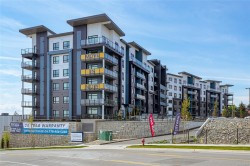 #403-2390 City Gate Blvd Langford, BC V9B 7E8