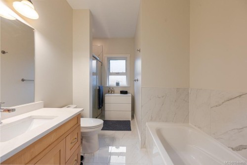 497 Poets Trail Dr, Nanaimo, BC 