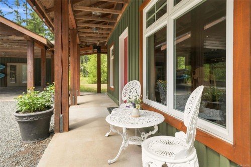 1704 Matterson Rd, Errington, BC 