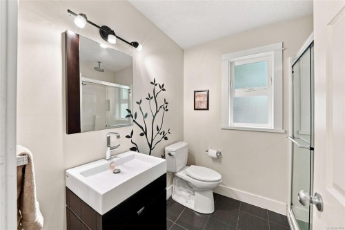 1704 Matterson Rd, Errington, BC 