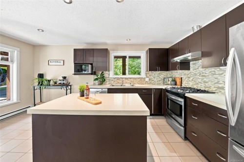1704 Matterson Rd, Errington, BC 