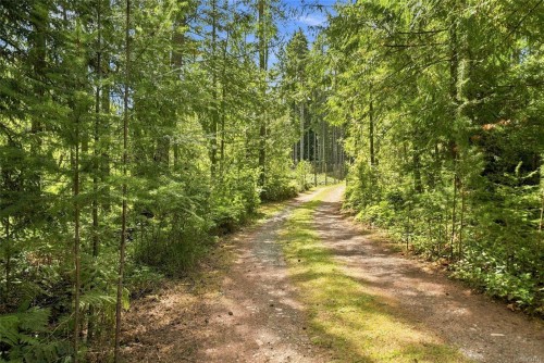 1704 Matterson Rd, Errington, BC 