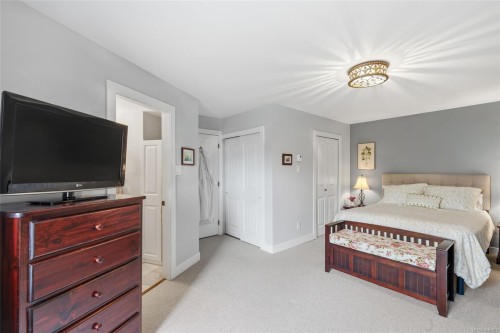 #207-4971 Songbird Pl, Nanaimo, BC - Indoor Photo Showing Bedroom
