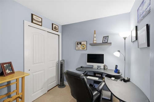 #207-4971 Songbird Pl, Nanaimo, BC - Indoor Photo Showing Office
