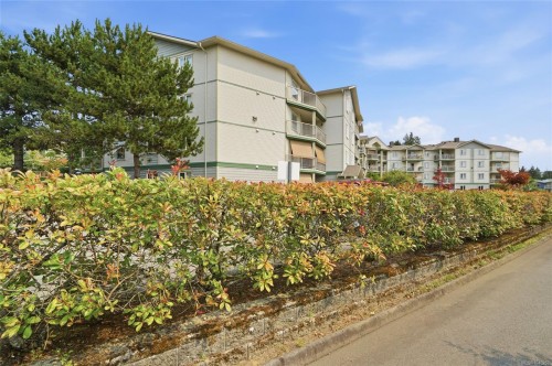 #207-4971 Songbird Pl, Nanaimo, BC - Outdoor