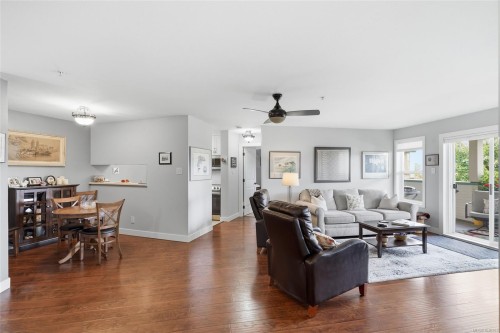 #207-4971 Songbird Pl, Nanaimo, BC - Indoor Photo Showing Living Room