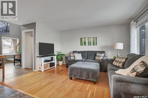 118 Meadowlark Park, Warman, SK - Indoor Photo Showing Living Room
