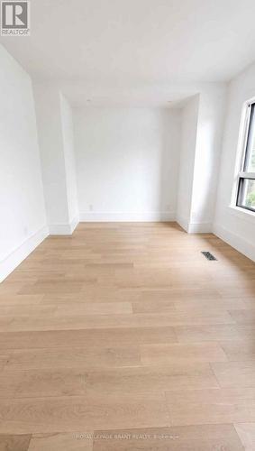 561 Wentworth Street, Hamilton, ON - Indoor Photo Showing Other Room