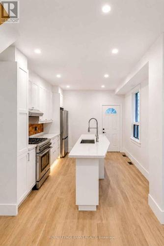 561 Wentworth Street, Hamilton, ON - Indoor Photo Showing Kitchen
