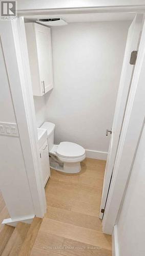 561 Wentworth Street, Hamilton, ON - Indoor Photo Showing Bathroom