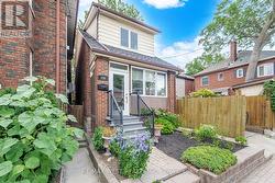 151 JANE STREET  Toronto, ON M6S 3Y8