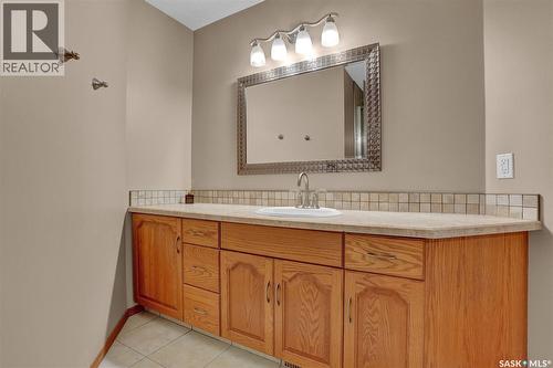3210 Peyson Bay E, Regina, SK - Indoor Photo Showing Bathroom