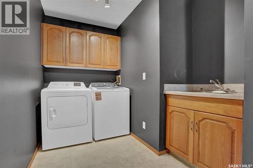 3210 Peyson Bay E, Regina, SK - Indoor Photo Showing Laundry Room